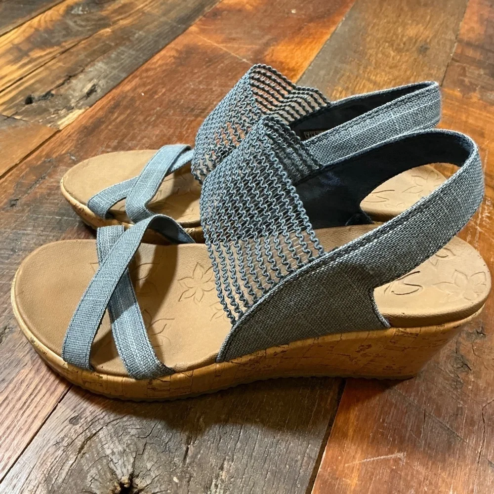 Skechers Women’s Beverlee High Tea Wedge Sandals with Denim Blue Straps Size 7.5